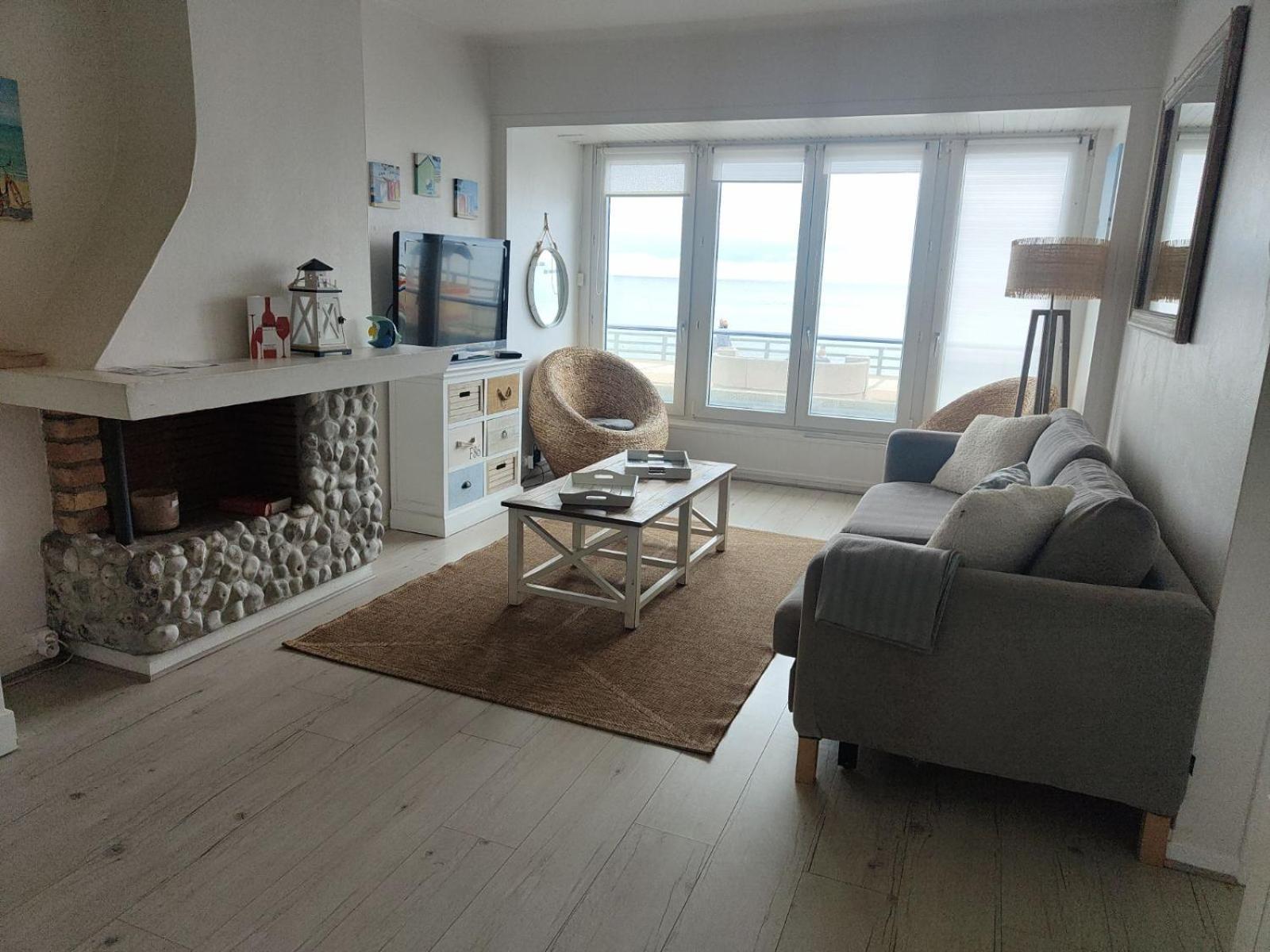 Sea View 2 Room Apartment 50M2 Etretat Luaran gambar